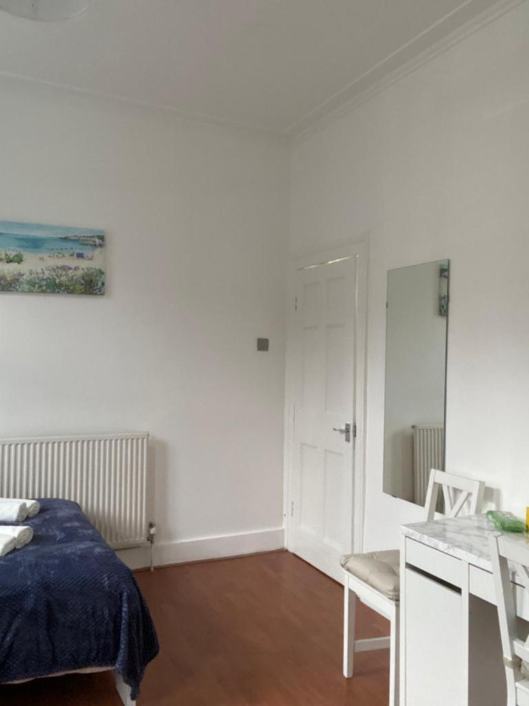 Comfy Private In Camden Town, Gazde/Camere de închiriat Londra